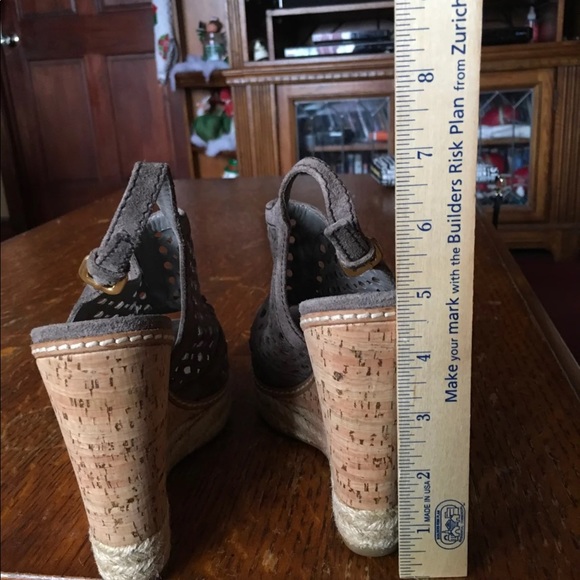 Prada shoes - Picture 5 of 7